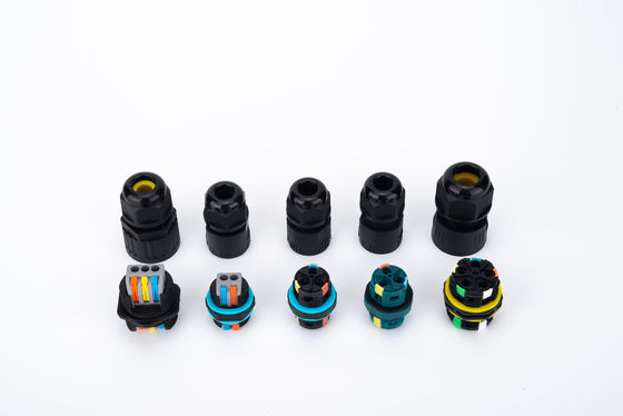 32A 250VAC IP68 không thấm nước 2 cách kết nối 6 - 12mm Dia dây cáp kết nối