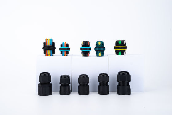 Đầu nối cáp điện 32A 250VAC IP68 Chống thấm nước Đầu nối 2 ngả 6-12mm DIA