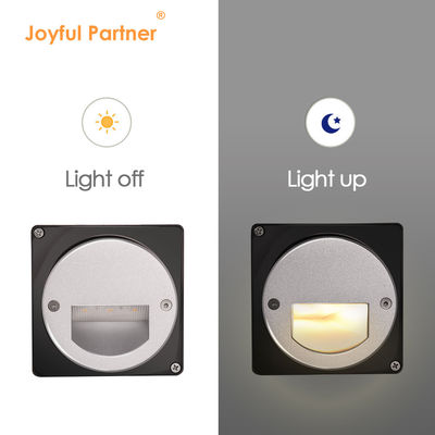 Aluminium ngoài trời đèn LED bước ánh sáng IP65 Quanh Cover Square tay áo tường cầu thang
